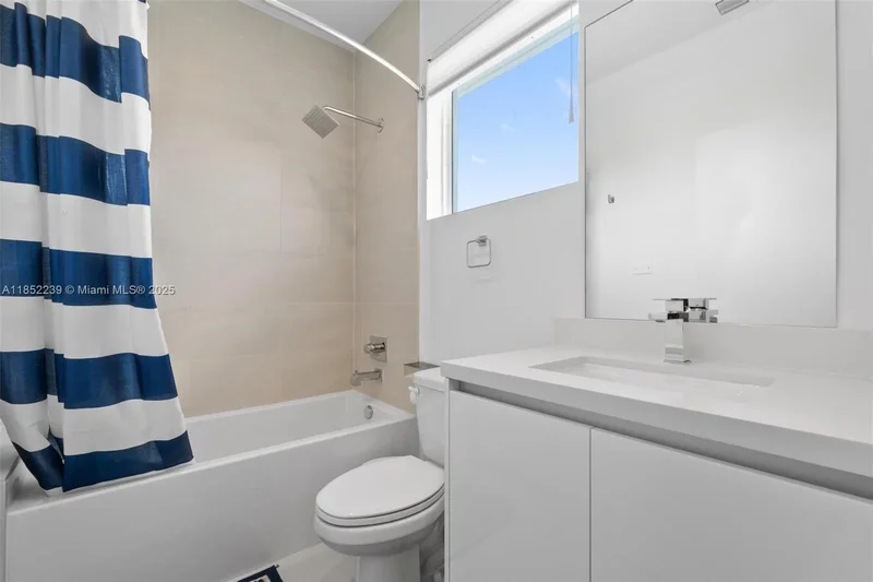 6810 NW 103rd Pl, Doral, Florida, United States. - Photo 13