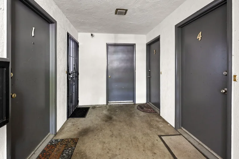 316 West Valerio Street , Santa Barbara, CA 93101, Santa Barbara, California, United States. - Photo 3