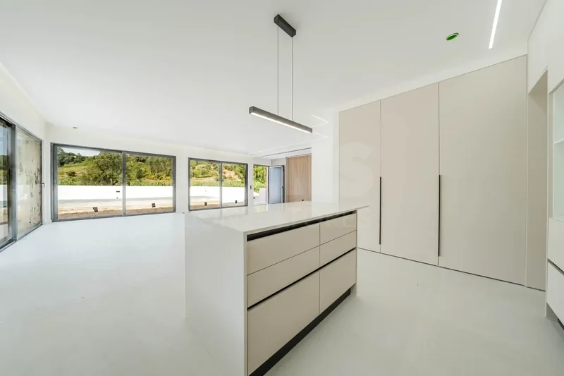 Moradia térrea T3 Moderna com Piscina e Jardim na Ribeira dos Amiais