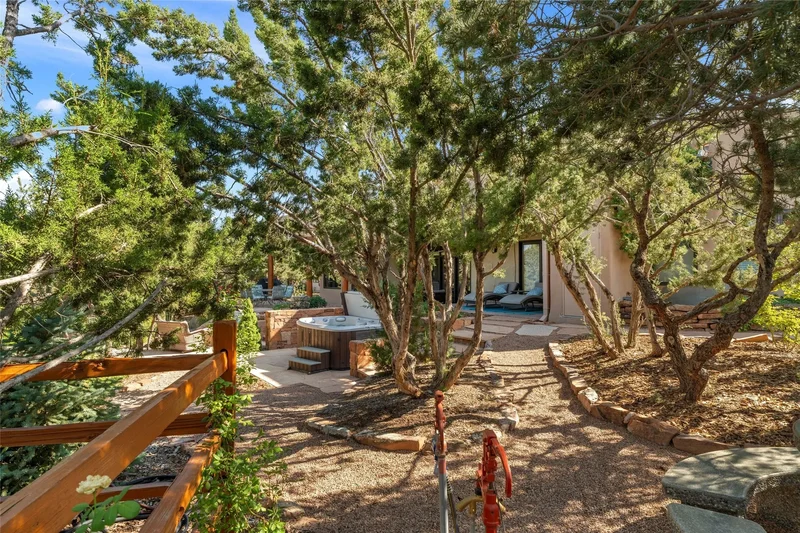4 Sierra Verde , Santa Fe, NM 87507, Santa Fe, New Mexico, United States. - Photo 39