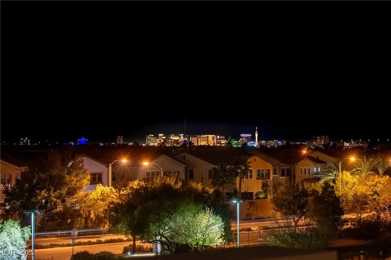4022 Heron Fairway Drive, Las Vegas, Nevada, United States. - Photo 45