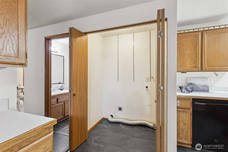 513 Hidden Forest Drive SE, Olympia, Washington, United States. - Photo 15