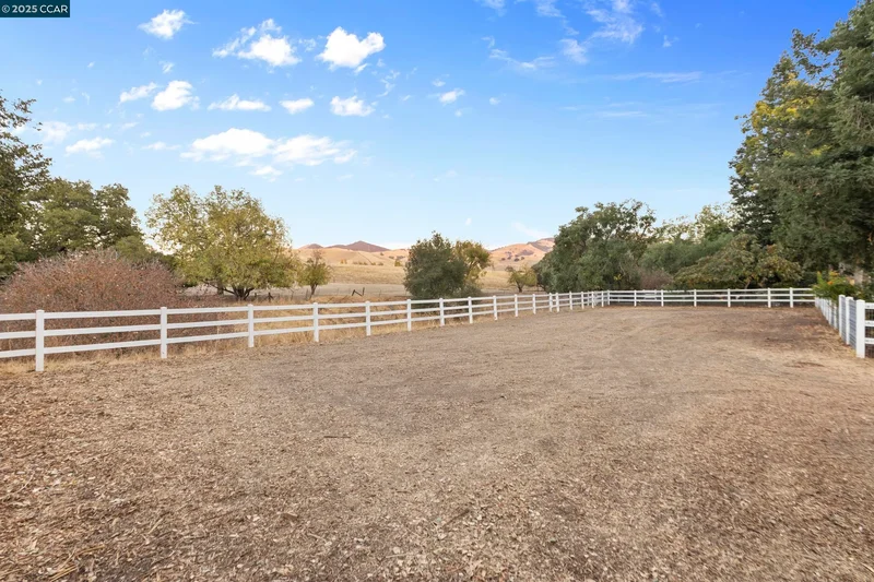 350 Pine Creek Rd, Walnut Creek, California, United States. - Photo 25
