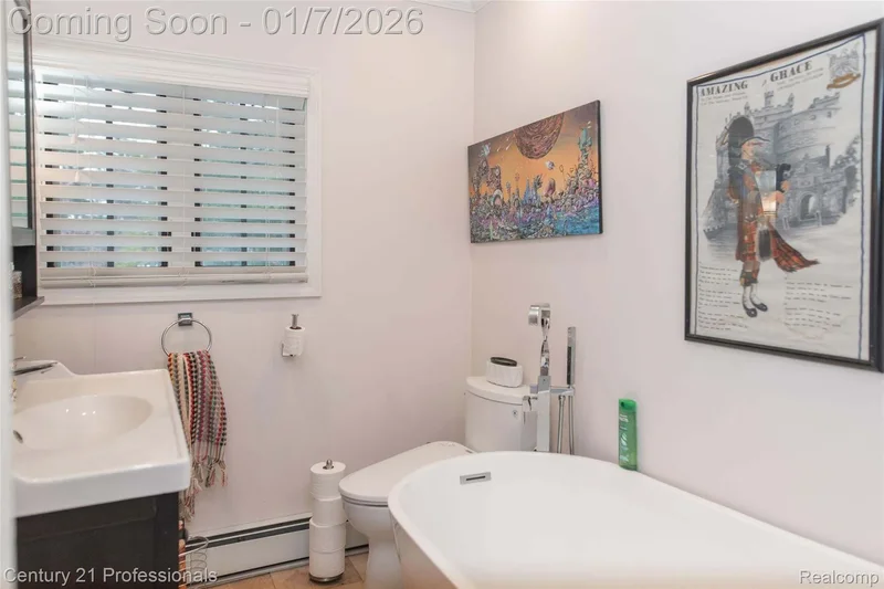910 W Pine Tree Road W, LakeOrion, MI 48362, Orion charter Township, Michigan, United States. - Photo 13