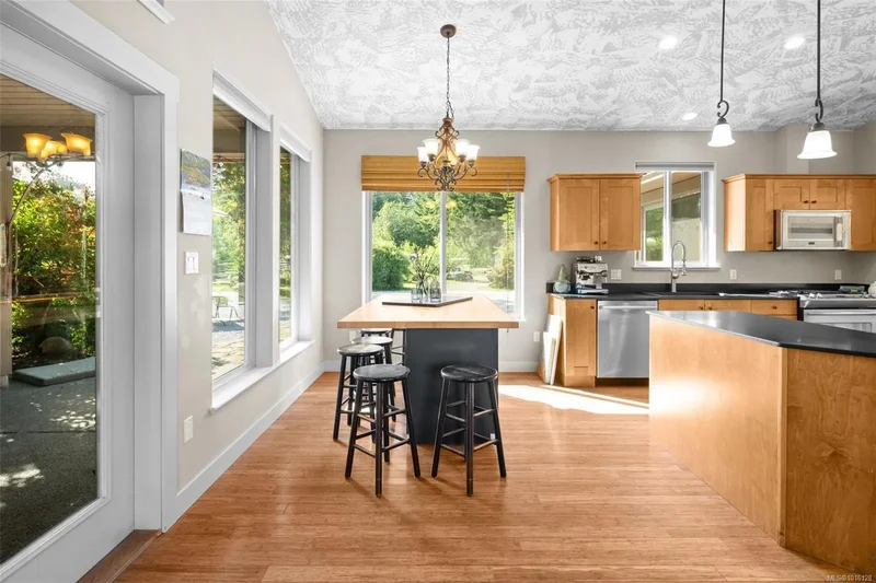3700 Hankins Rd, Duncan, BC V9L 6T2, Duncan, British Columbia, Canada. - Photo 15