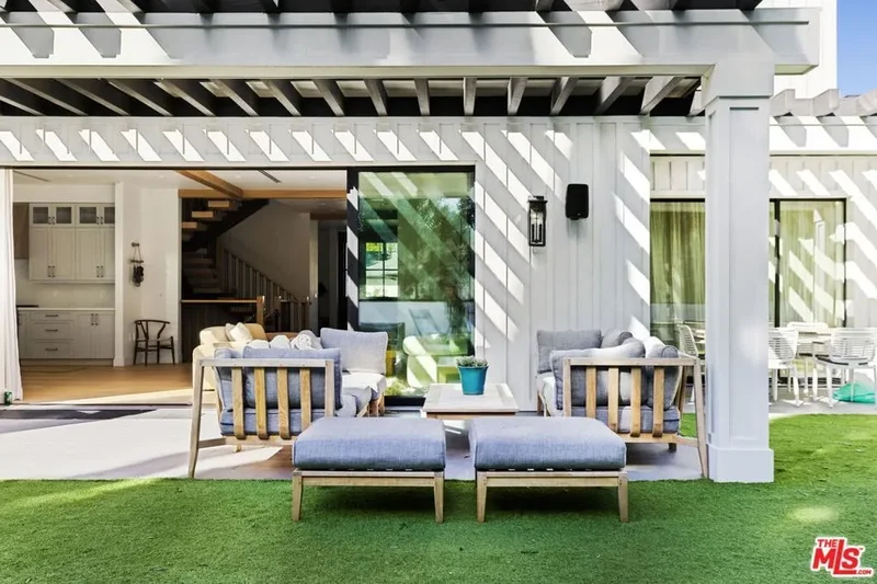 6310 Mirror Lake Drive, Los Angeles, California, United States. - Photo 4