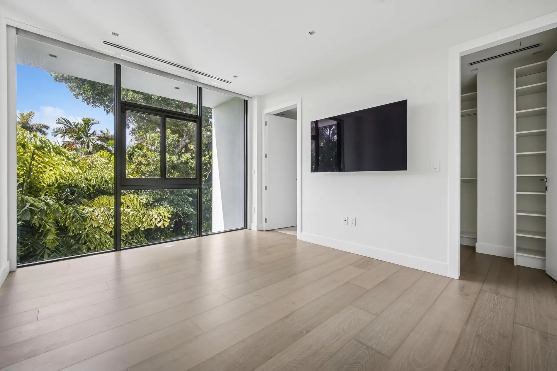 420 N Hibiscus Dr, Miami Beach, Florida, United States. - Photo 12