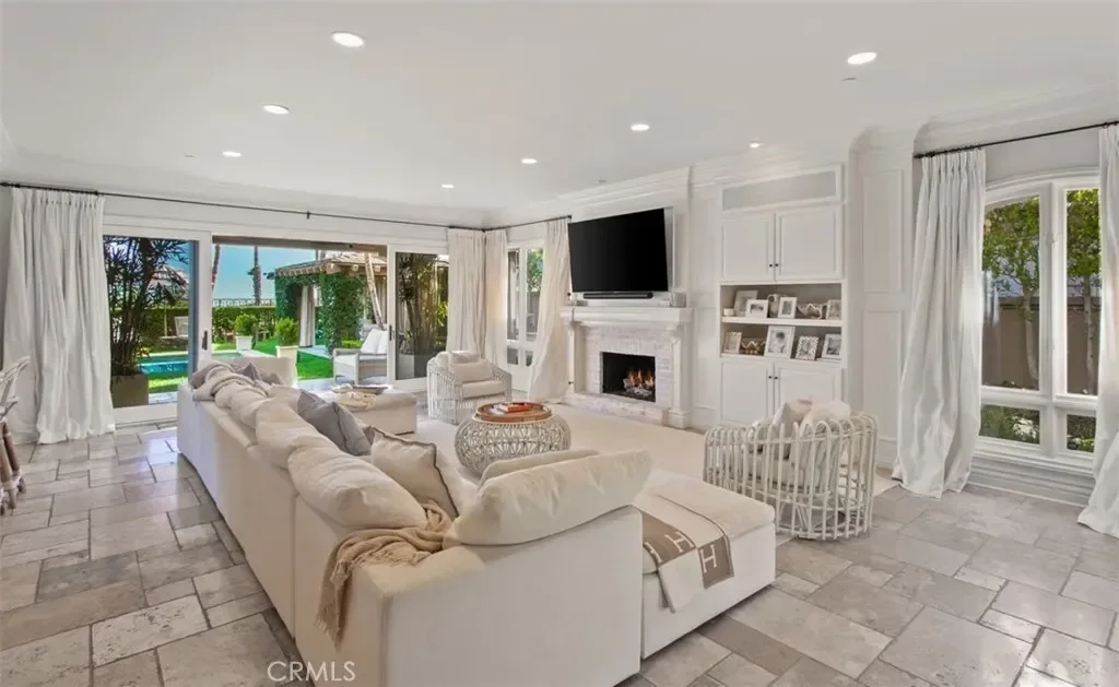 6 Windemere Court, Newport Beach, California, United States. - Photo 7