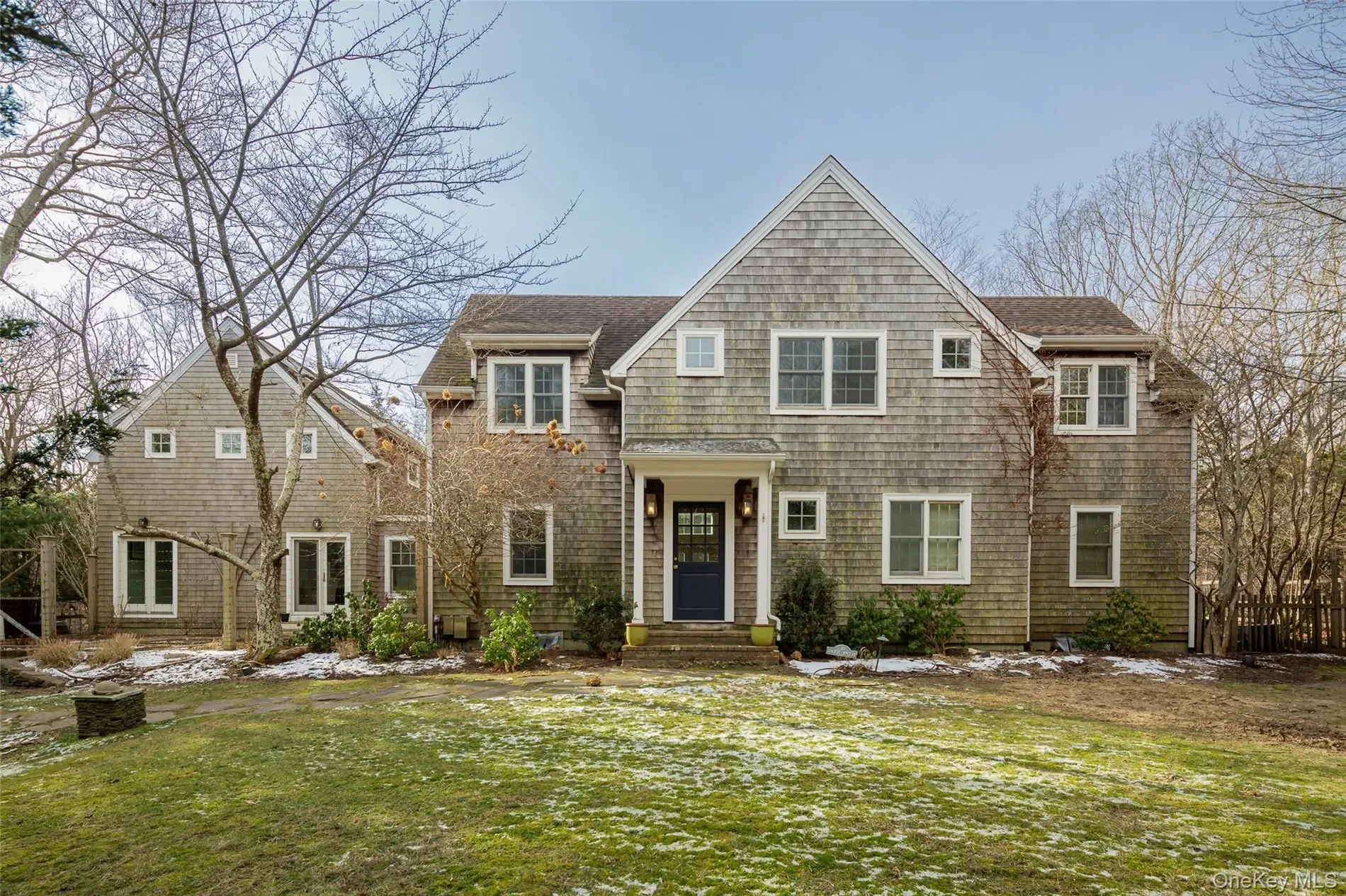 Exterior photo 4