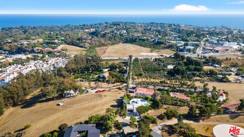 6375 Gayton Place, Malibu, California, United States. - Photo 26