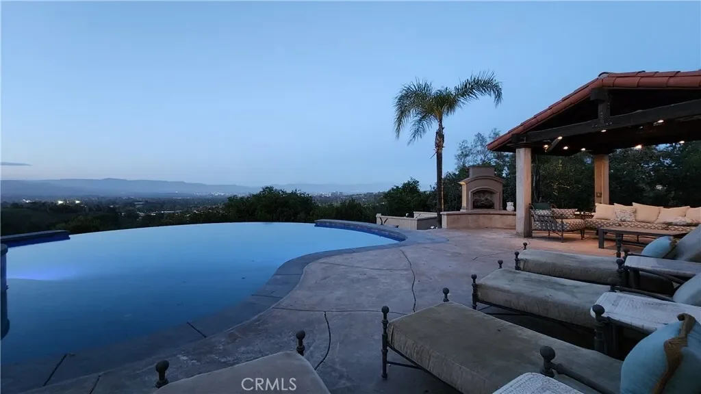 23815 Park Belmonte, Hidden Hills, California, United States. - Photo 29