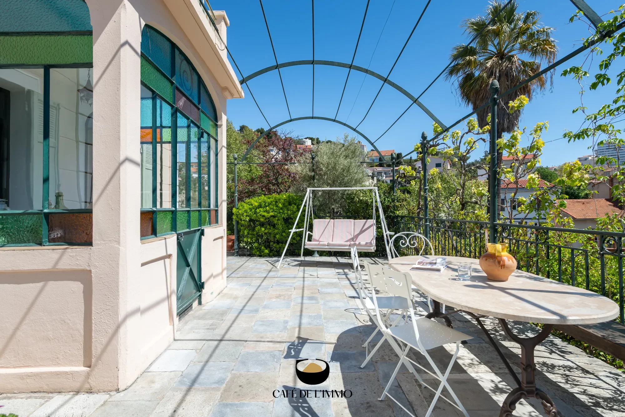 Exterior photo 7