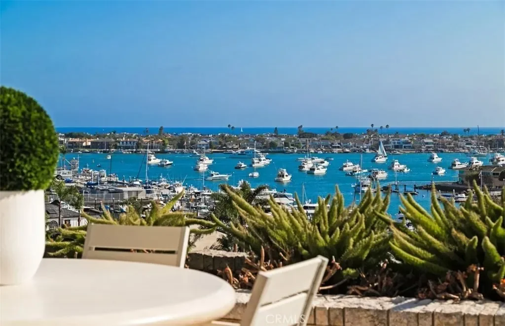 1535 Dolphin Terrace, Newport Beach, California, United States. - Photo 19