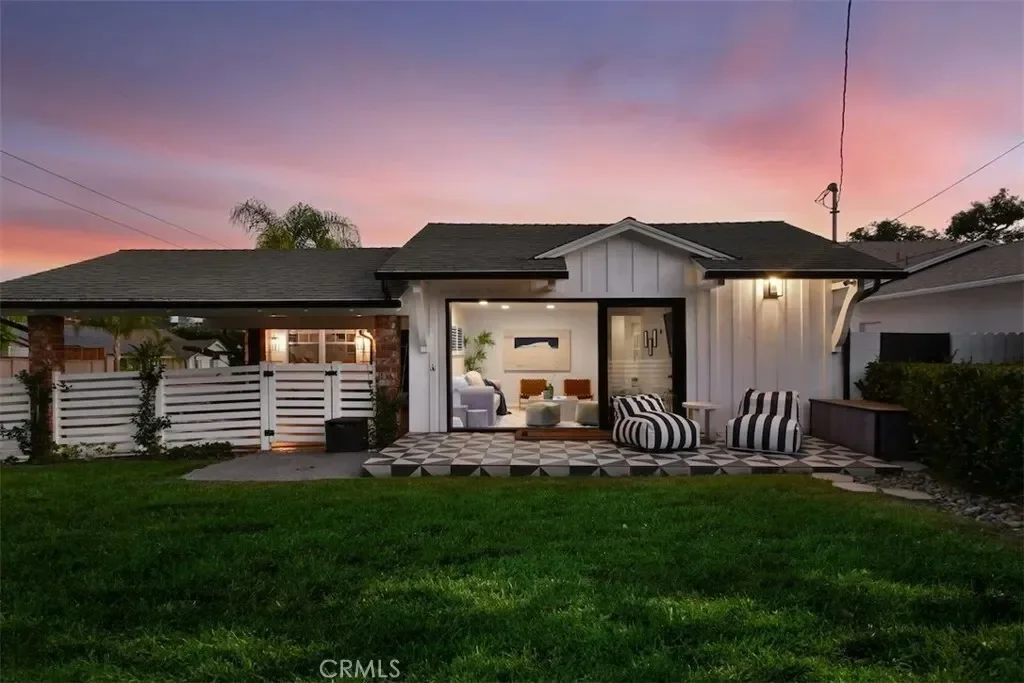 12614 Morrison, Los Angeles, California, United States. - Photo 15