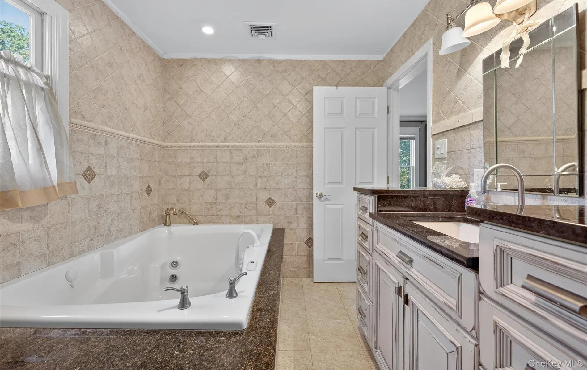 171 Dix Hills Road, Dix Hills, NY 11746, Huntington Station, New York, United States. - Photo 22
