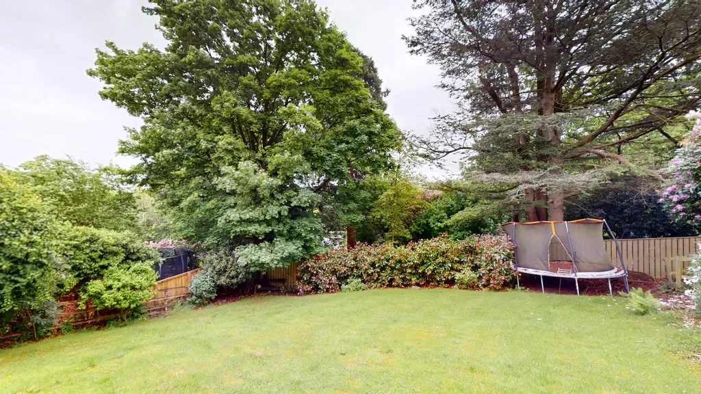 Hall  Drive, Bramhope, Bramhope, England, United Kingdom. - Photo 28
