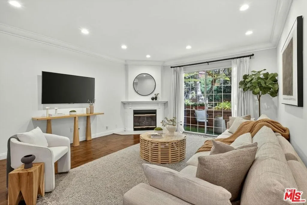 315 N Swall Drive 103, Beverly Hills, California, United States. - Photo 15