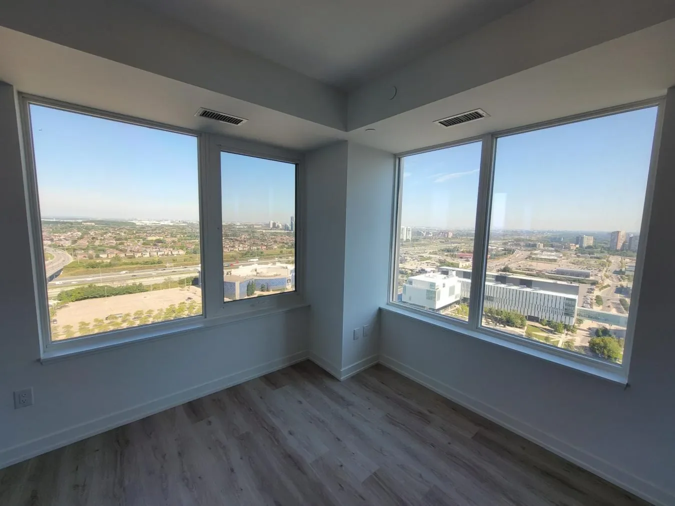 395 Square One Drive, Mississauga, Ontario, Canada. - Photo 10