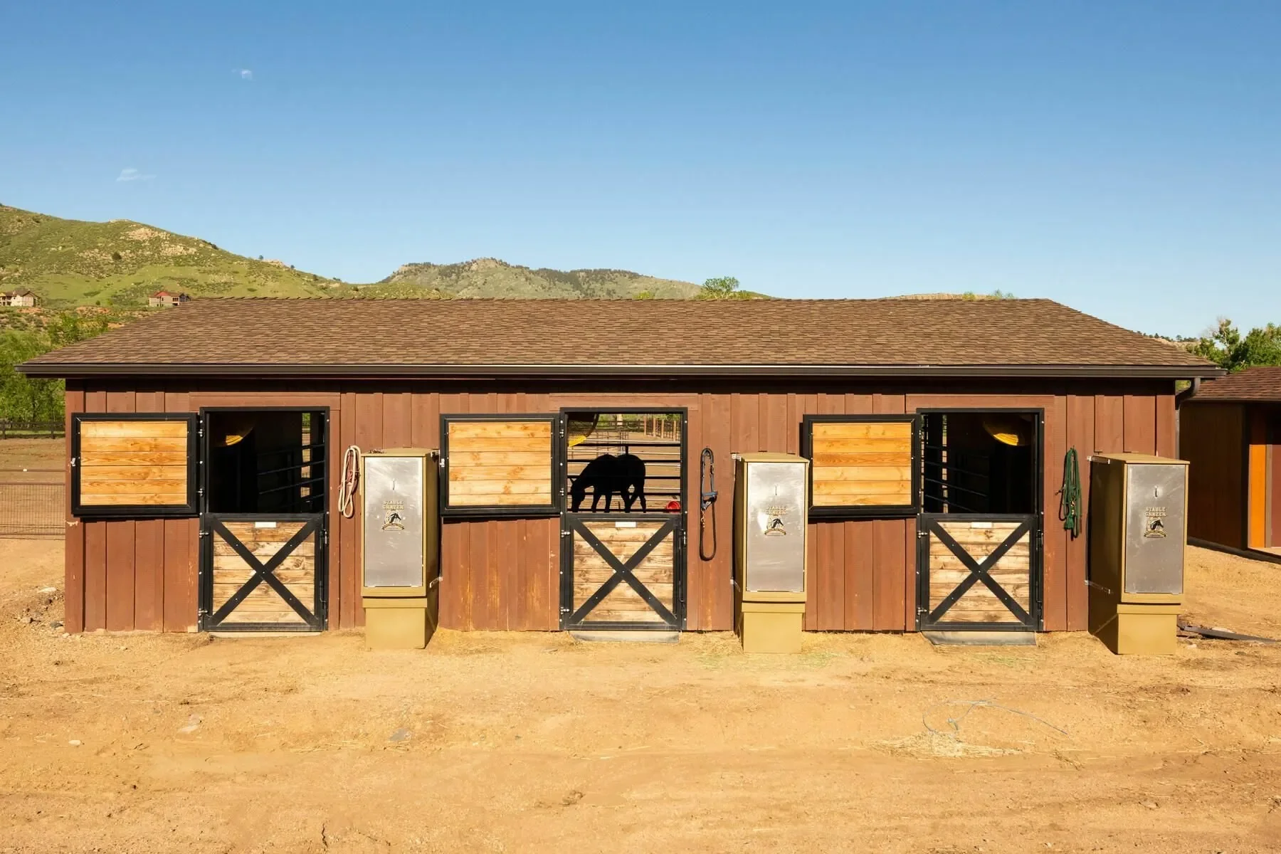 Exterior photo 7