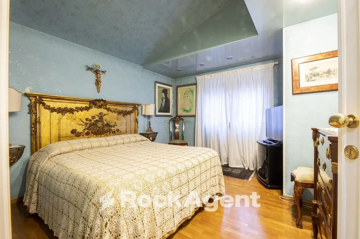 Gallery photo 3