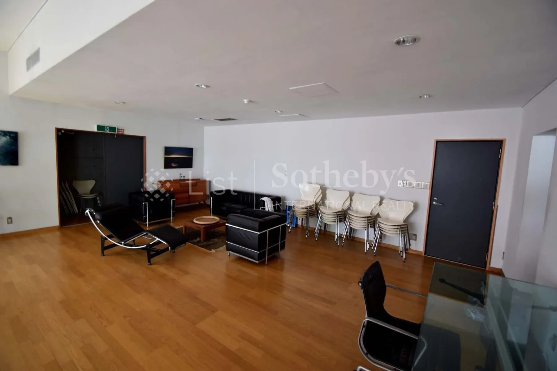 Gallery photo 4