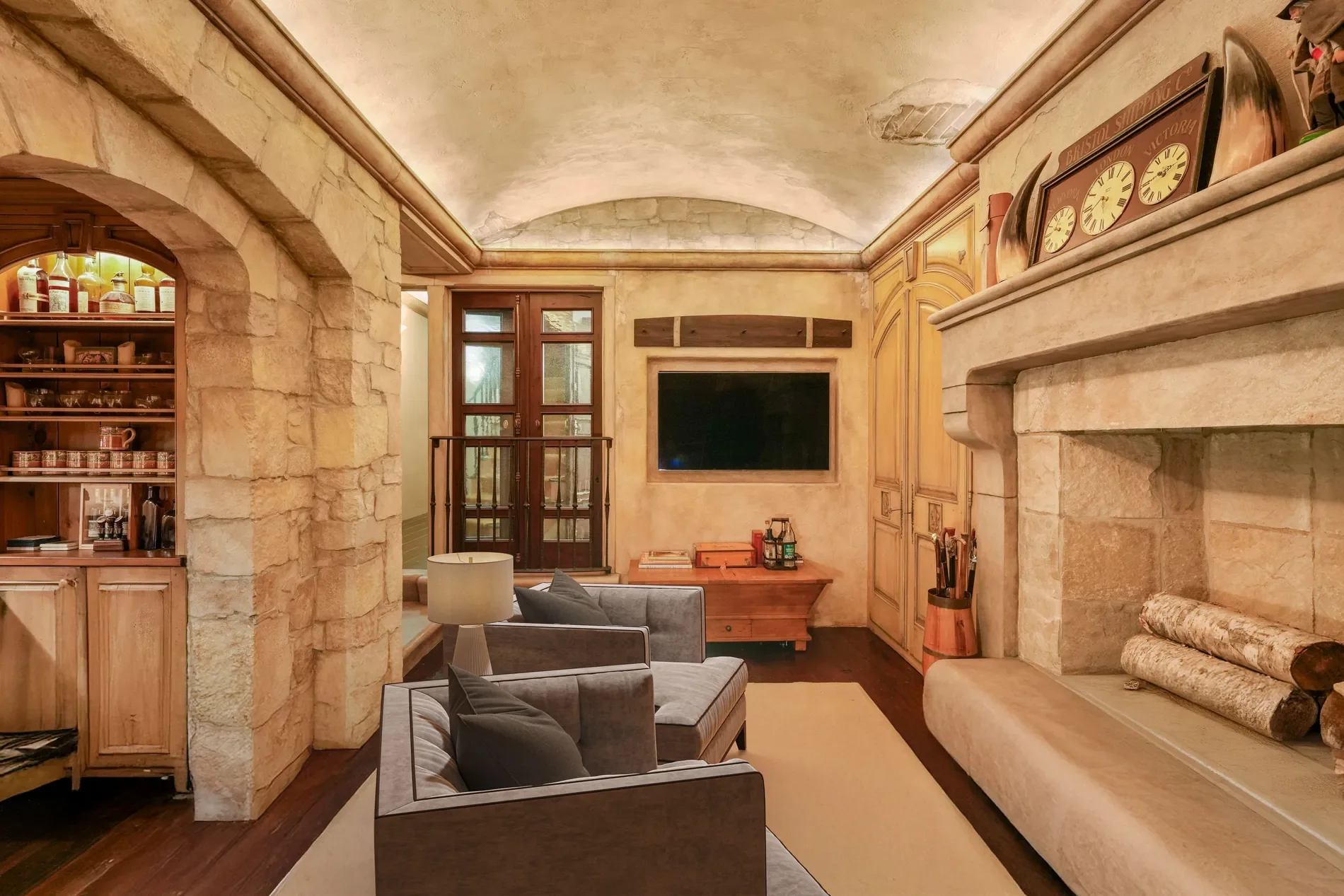 357 Beacon Street Unit 2, Boston, MA 02116, Boston, Massachusetts, United States. - Photo 11