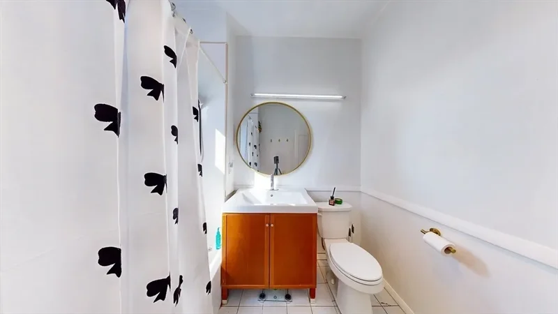110 Bellingham St 3, Chelsea, Massachusetts, United States. - Photo 4
