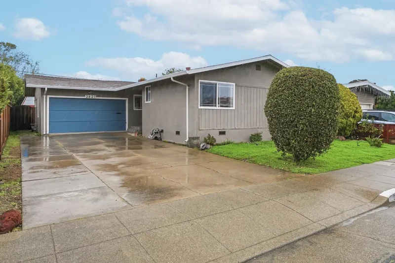 Single Family Residence in San Mateo