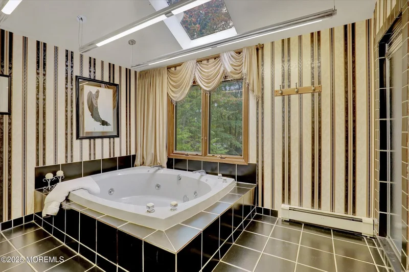 17 Emerald Drive, Marlboro Township, New Jersey, United States. - Photo 32