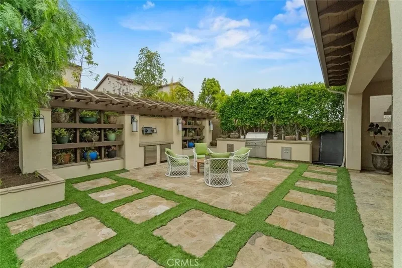 208 Radial, Irvine, California, United States. - Photo 46