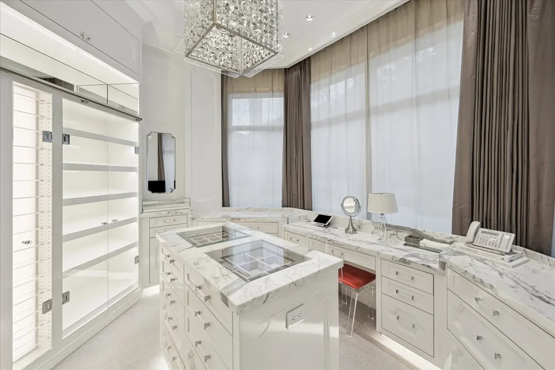 220 Merrie Way Lane, Houston, TX 77024, Houston, Texas, United States. - Photo 24