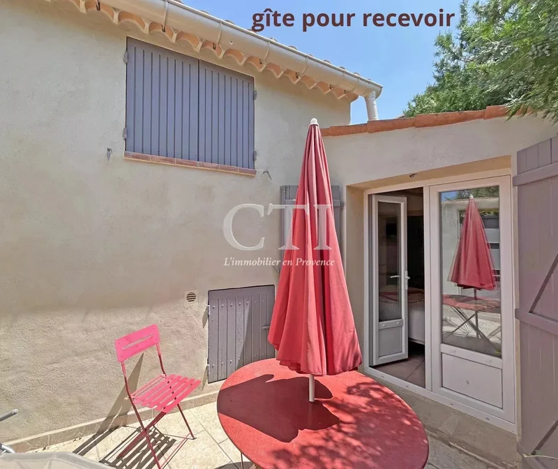 Vaison-la-Romaine, Provence-Alpes-Côte d'Azur, France. - Photo 23