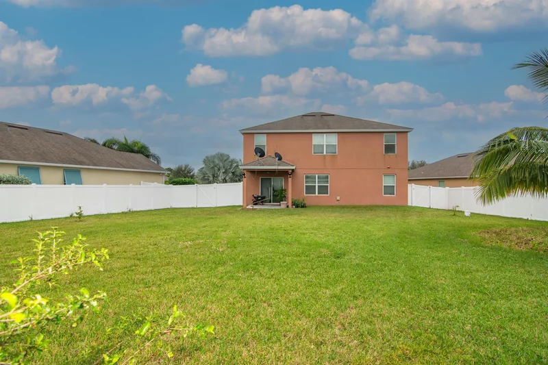 1615 Lexington Square SW, Vero Beach, Florida, United States. - Photo 22