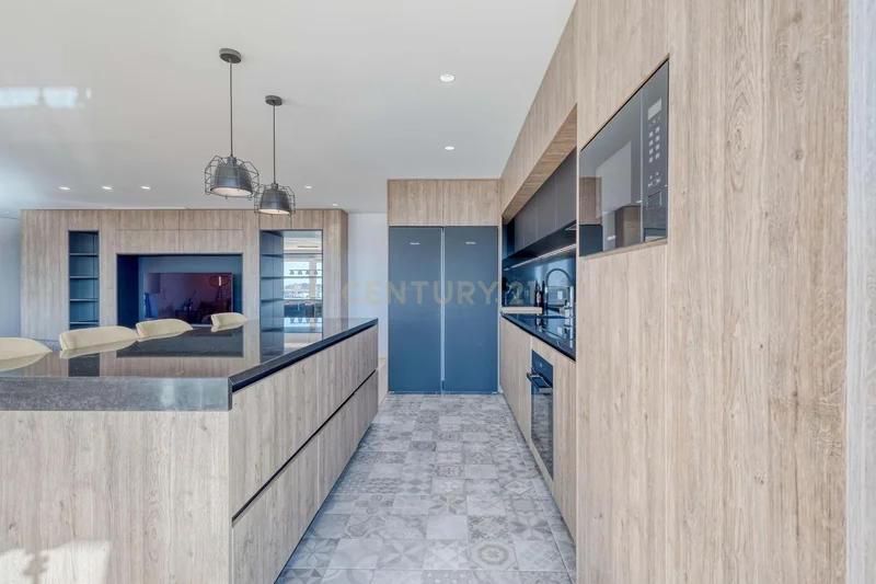 T4 Duplex on the top floor of the Antas Garden Private Condominium