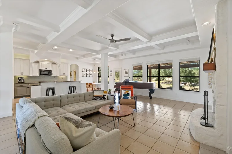 501 East TRL, Spicewood, Texas, United States. - Photo 25