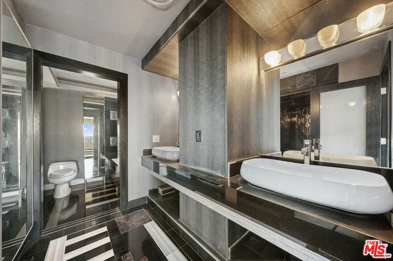 10336 Wilshire Boulevard 703, Los Angeles, California, United States. - Photo 16