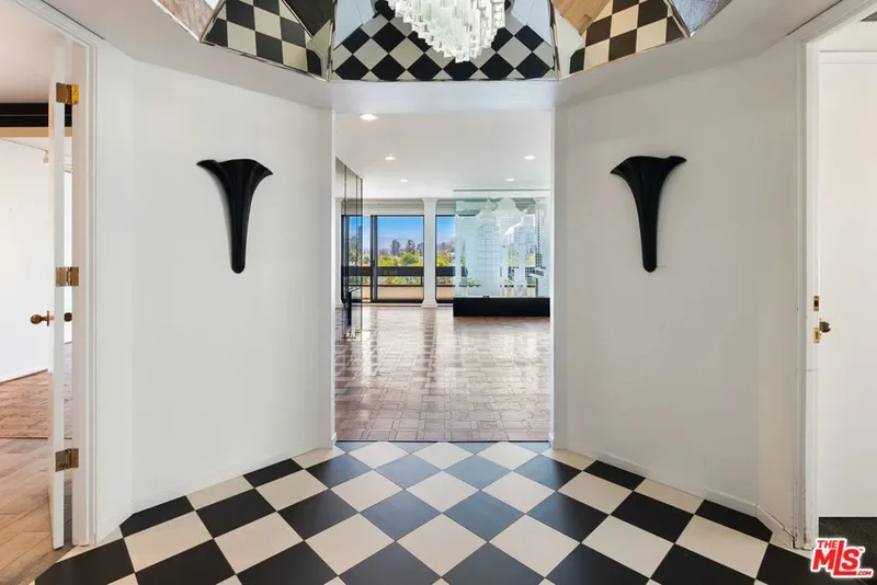 10551 Wilshire Boulevard 1002, Los Angeles, California, United States. - Photo 13