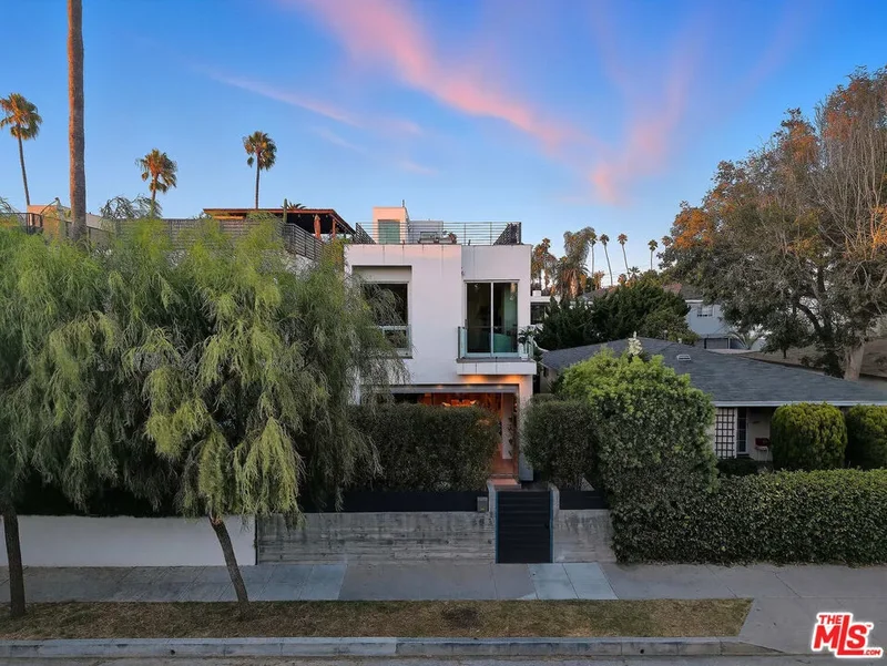 653 Oxford Ave, Los Angeles, California, United States. - Photo 3