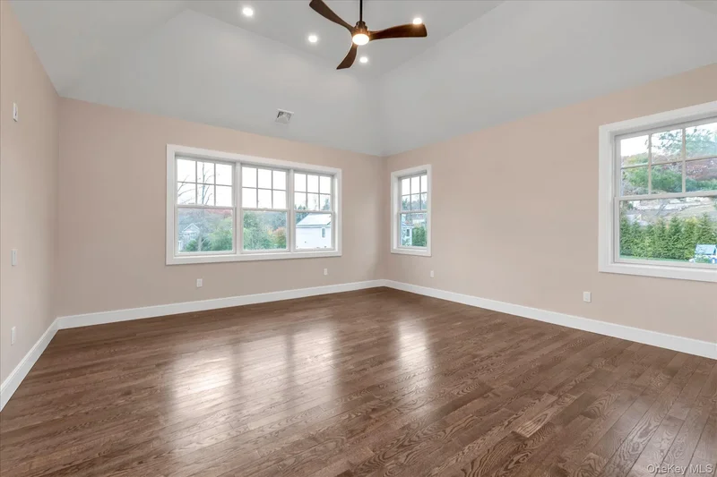 34 Calumet Drive, Huntington Station, New York, United States. - Photo 24