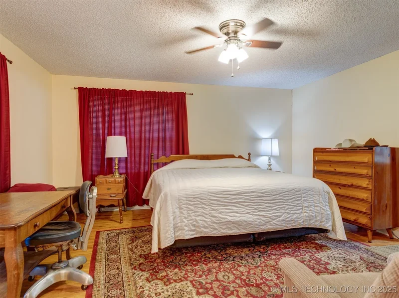 24609 E Lakeview Road, Yale, OK 74085, Yale, Oklahoma, United States. - Photo 26