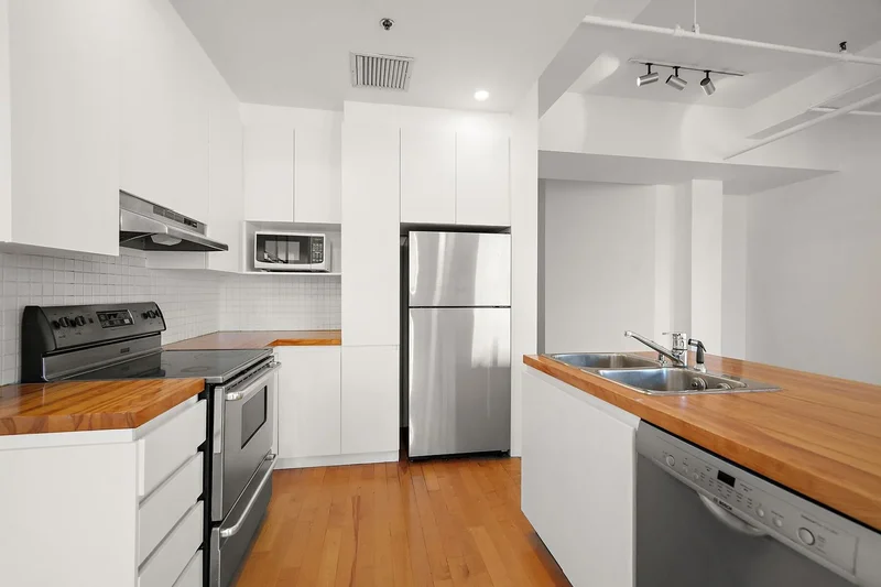 3720 Rue Clark, Apt. 203, LePlateauMontRoyal, QC H2X2S3, Montréal, Quebec, Canada. - Photo 2