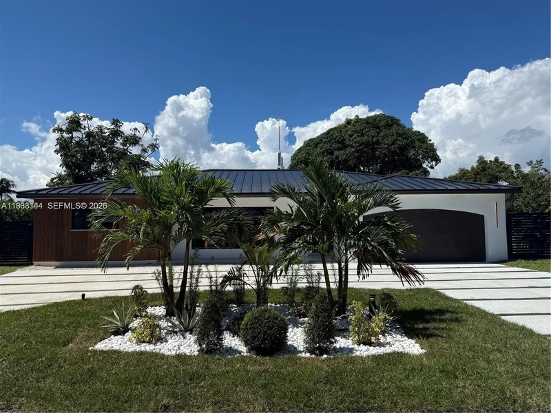 5561 NE 28th Ave, Fort Lauderdale, Florida, United States. - Photo 38