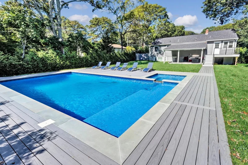 35 Suffolk Rd, Hampton Bays, New York, United States. - Photo 21