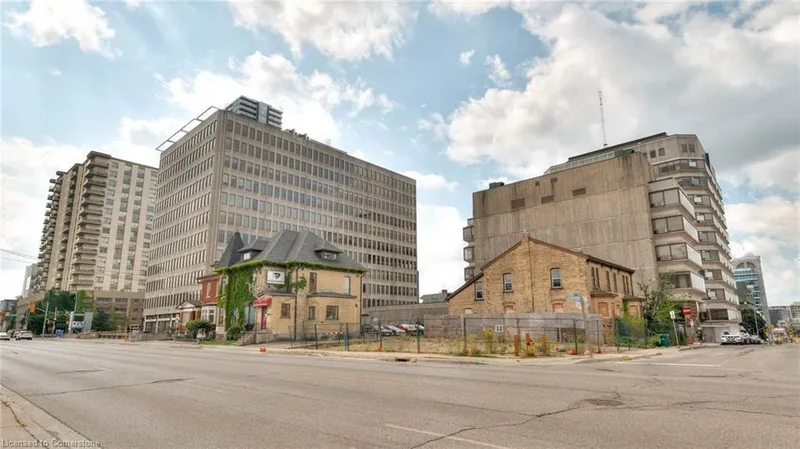 21 Weber Street W, Kitchener, ON N2H 3Y9, Kitchener, Ontario, Canada. - Photo 2