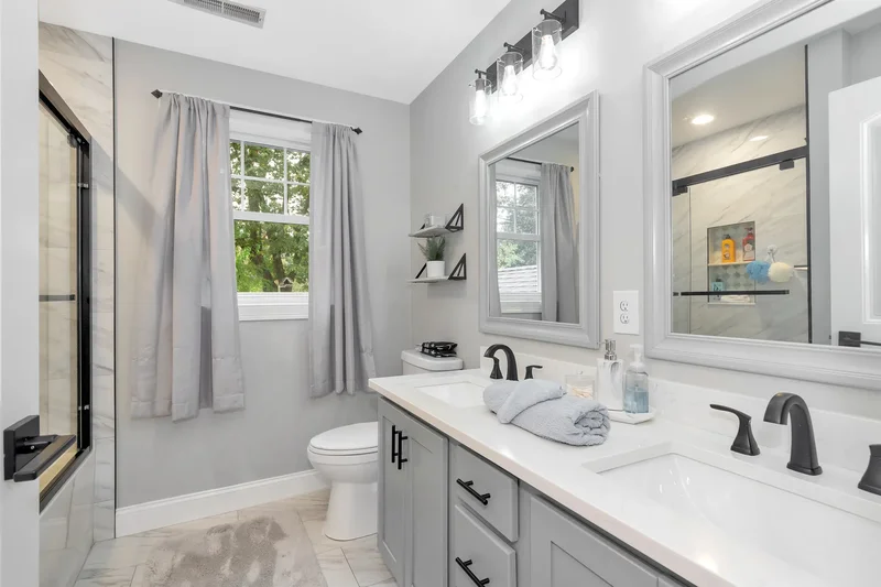 5 Oak St , Wilmington, MA 01887, Wilmington, Massachusetts, United States. - Photo 24