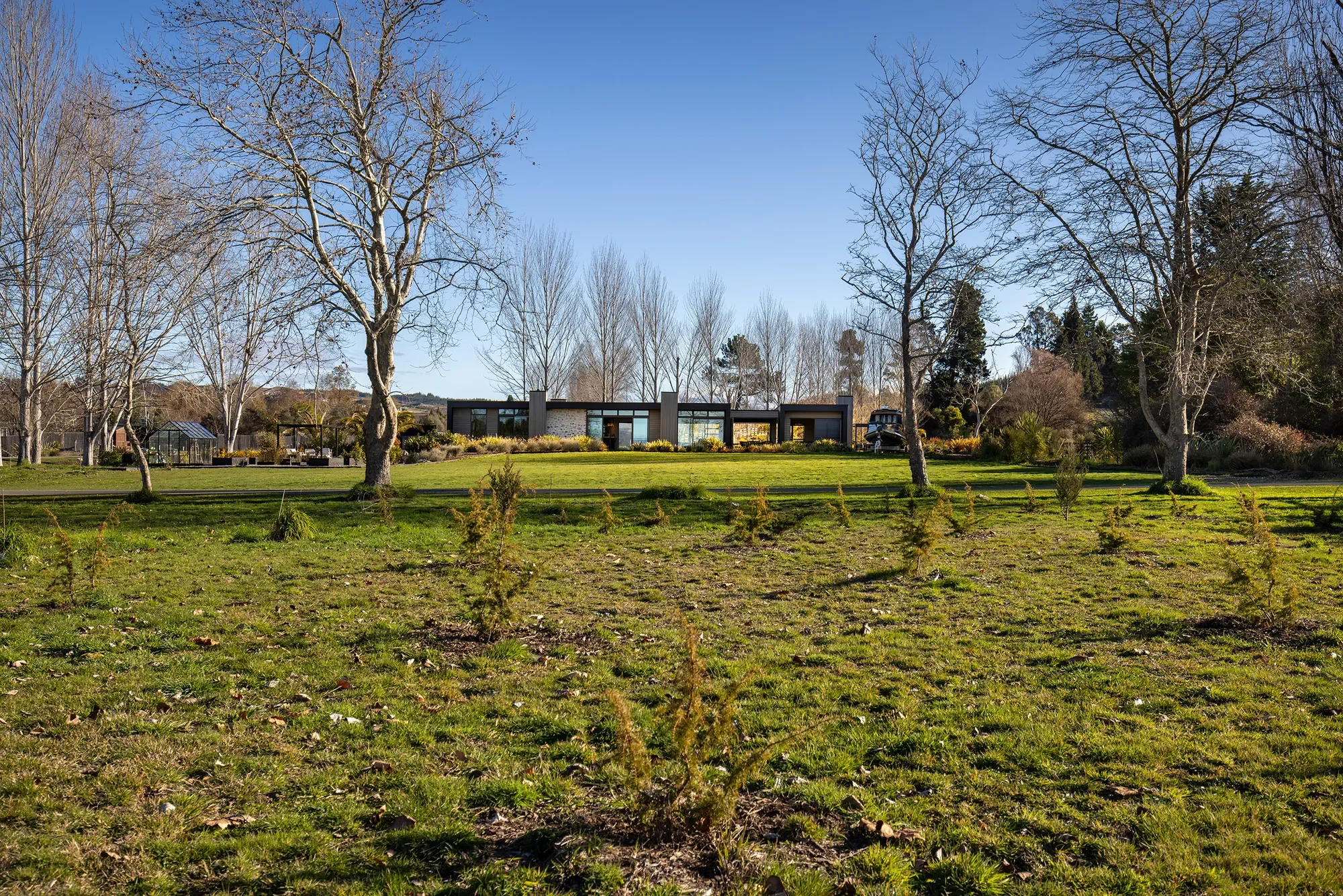 Exterior photo 9