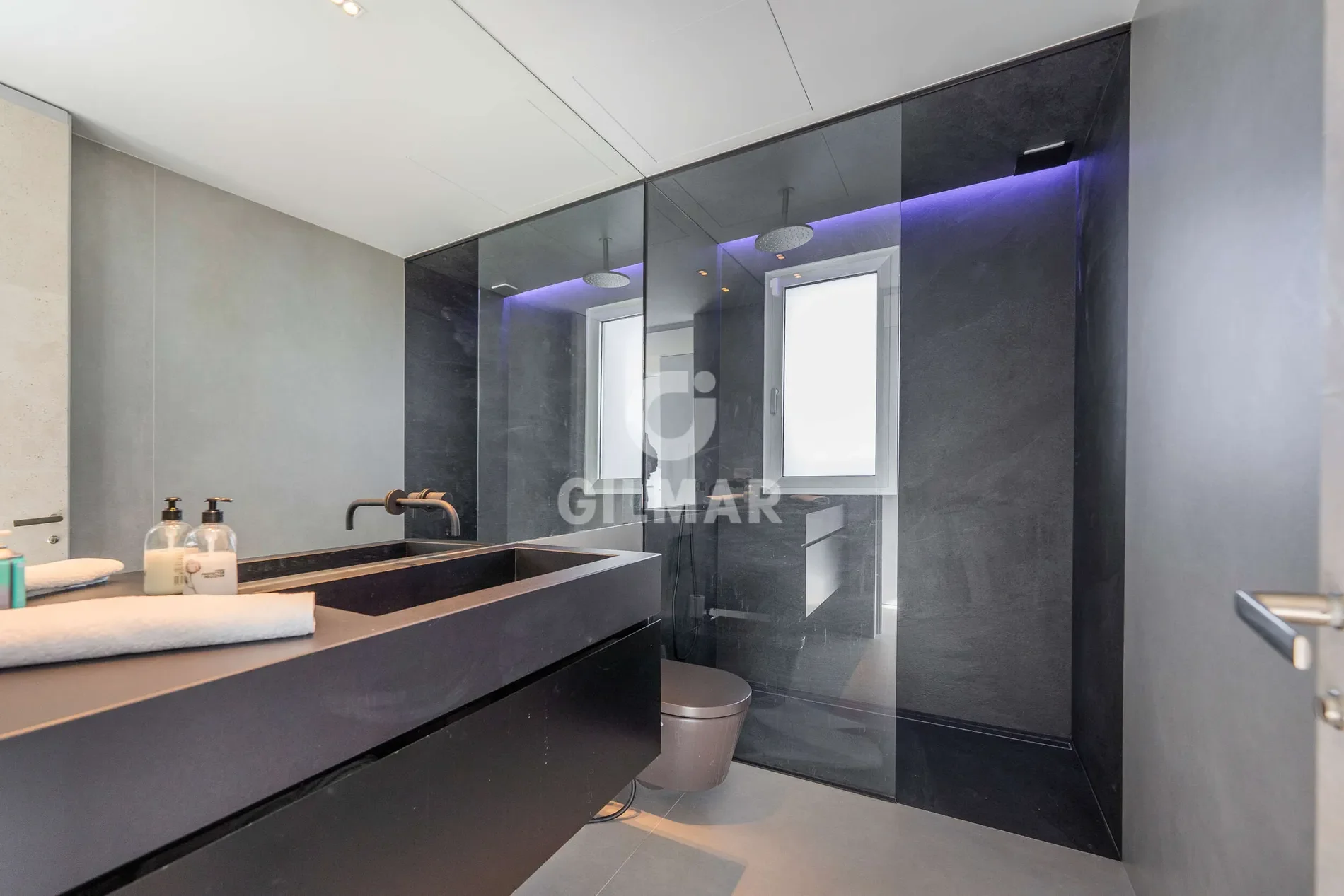 Gallery photo 2