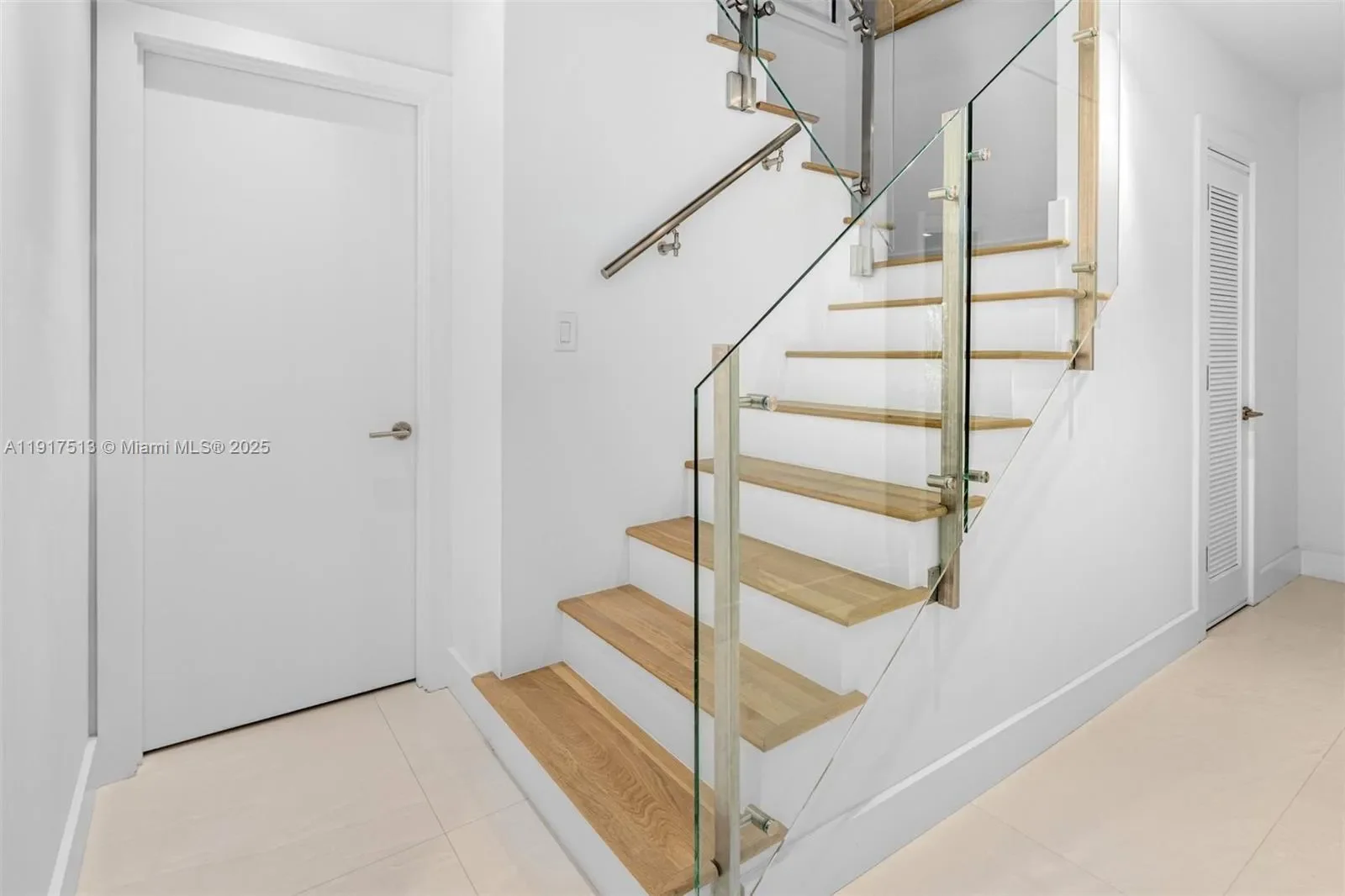 7150 W Lago Dr, Miami, Florida, United States. - Photo 31