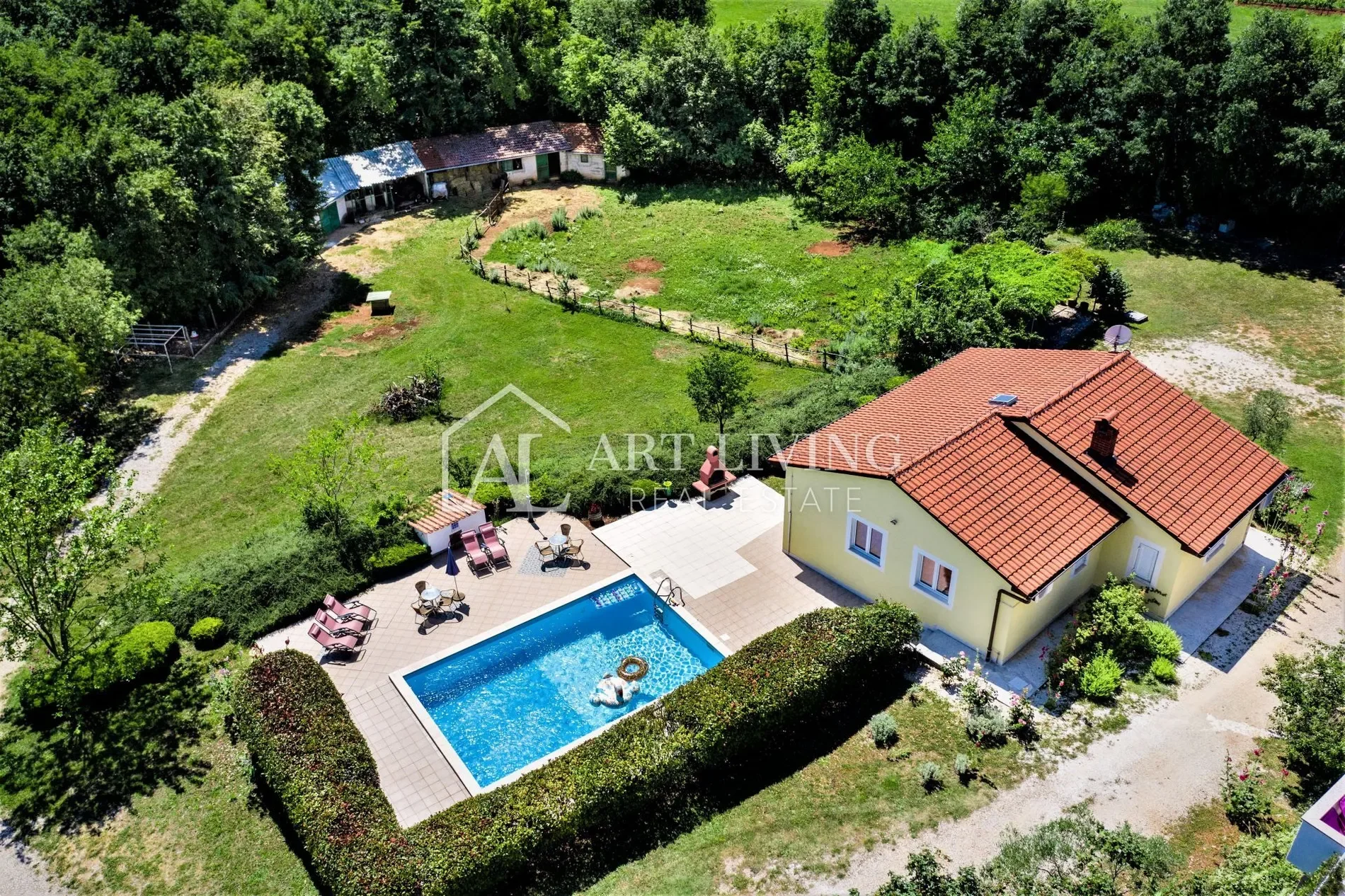 Property photo 8