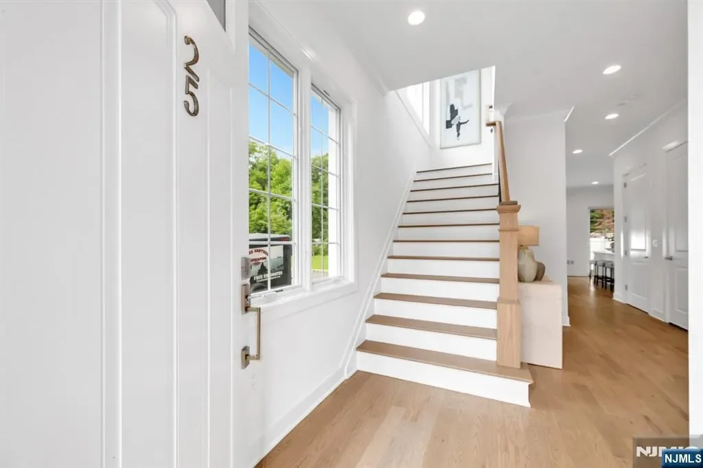 11 Gabriel Court #11, Paramus, New Jersey, United States. - Photo 14